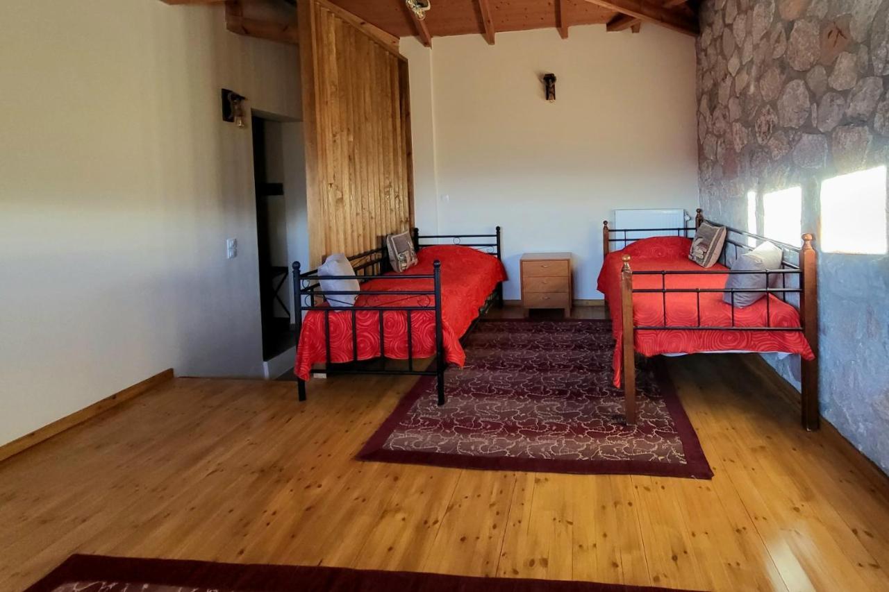 Τα Πέτρινα Στο Σκεπαστό Villa Kalavryta Exteriör bild